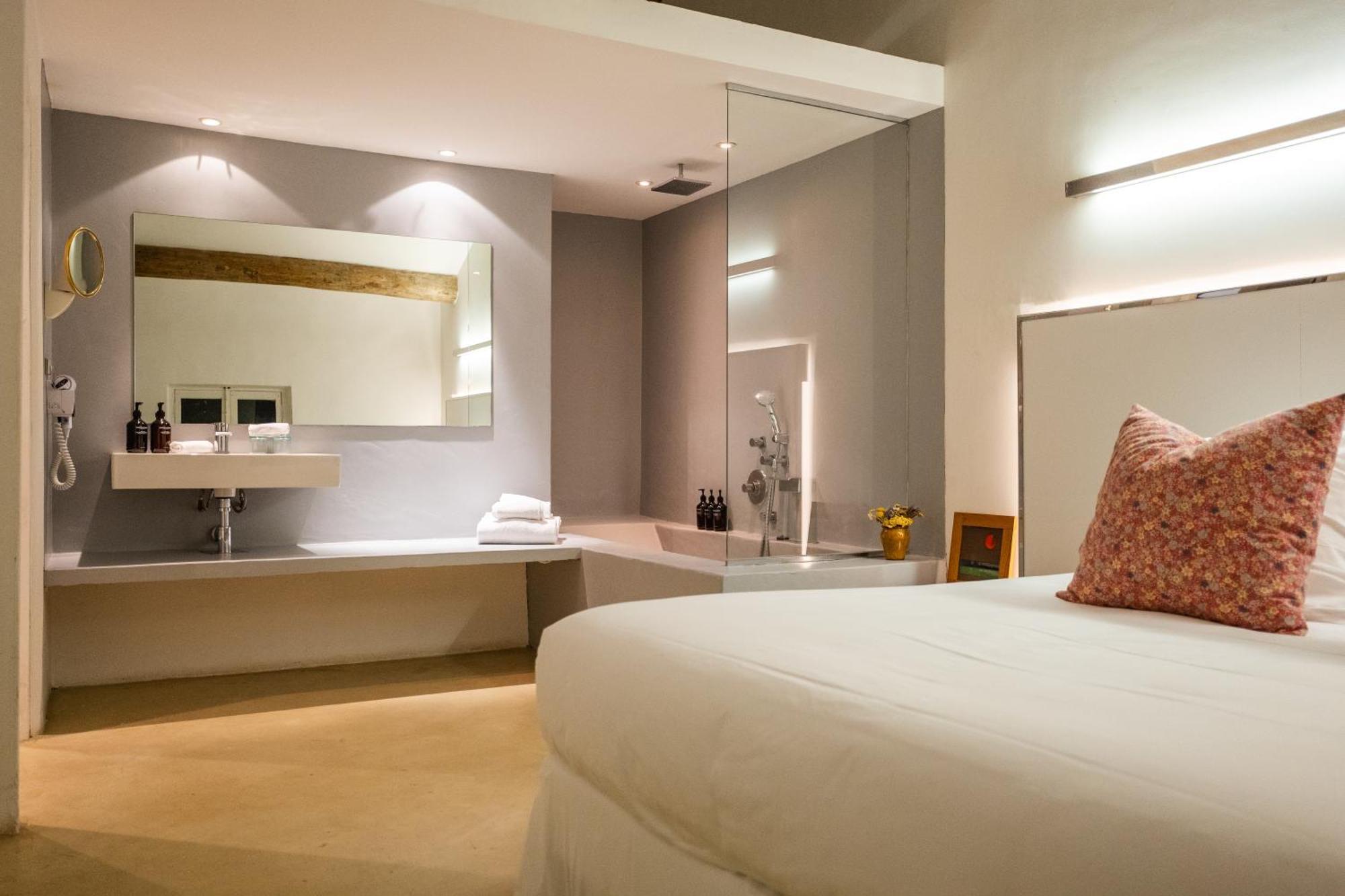 Le Galinier Lourmarin, A Beaumier Guesthouse Esterno foto