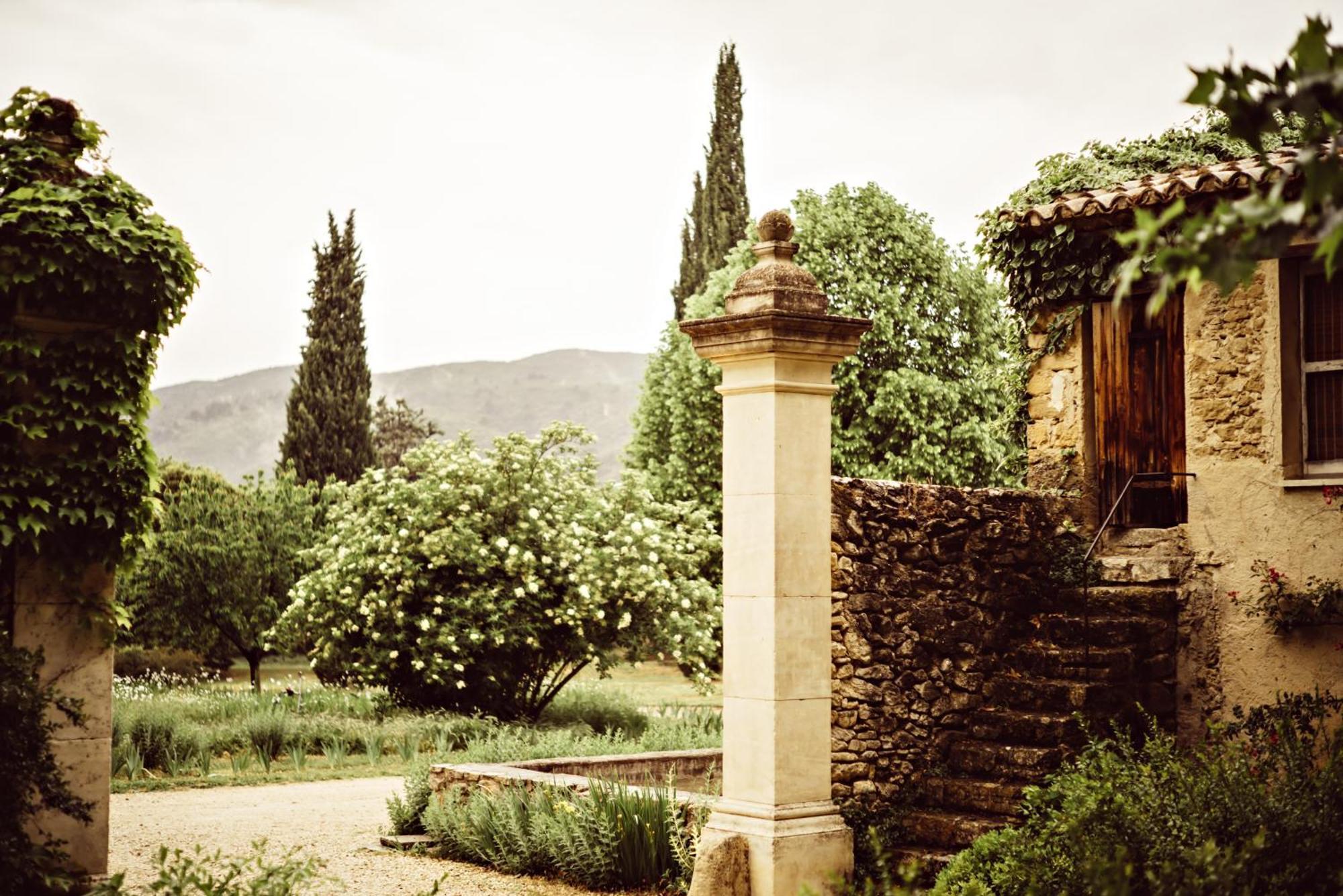 Le Galinier Lourmarin, A Beaumier Guesthouse Esterno foto